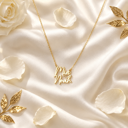 Collier double prénom or sur soie blanche et accents dorés, ambiance cadeau luxe Kylara