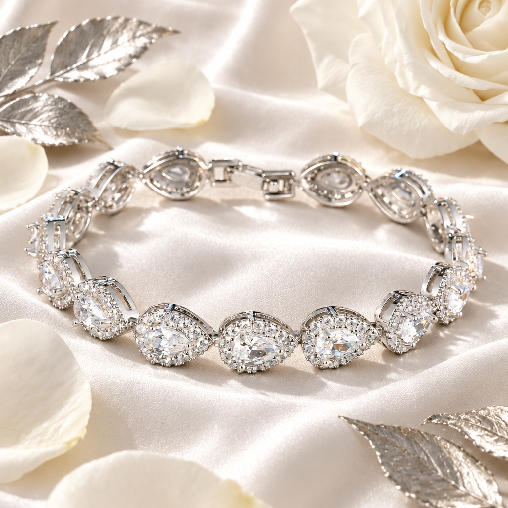 Bracelet tennis diamant blanc sur soie blanche, ambiance luxe Kylara