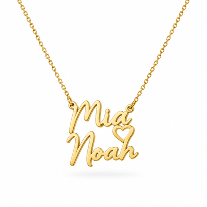 Collier double prénom en or cursive superposée avec cœur, packshot fond blanc, bijou personnalisé Kylara