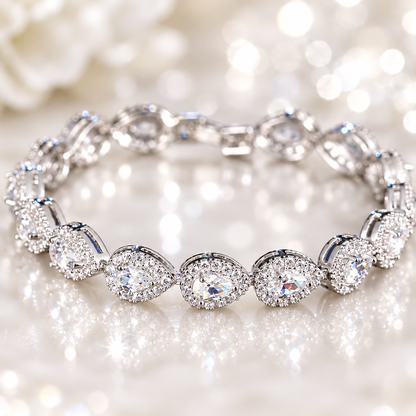 Gros plan bracelet tennis zircon blanc halo – joaillerie Kylara