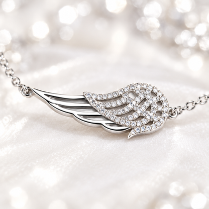 Gros plan bracelet aile ange argent zircon – joaillerie Kylara