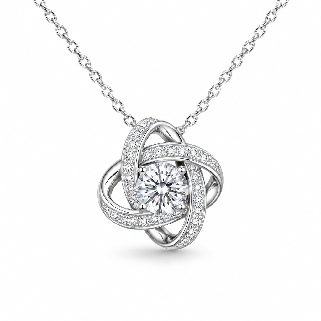 Collier nœud éternité en argent S925 avec grand zircon central, packshot fond blanc, bijou femme Kylara
